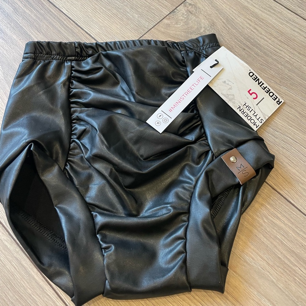 Mini Street kids wear (shop closed) Handmade ruched bummies.  BNWT size 5